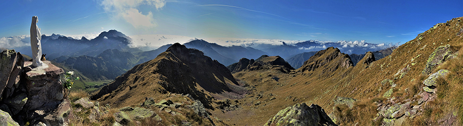 Splendida vista panoramica dalla Madonnina del Pietra Quadra